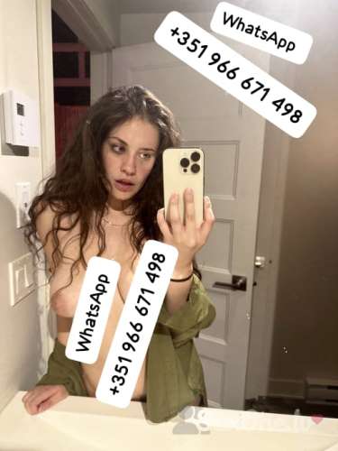 Tevi aicina mans ķermenis, kas gaida, lai sniegtu tev neaizmirstamu mācību gultā...