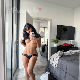 Rachelle, 27