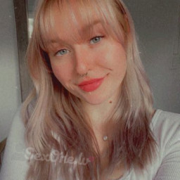 Lucie, 26